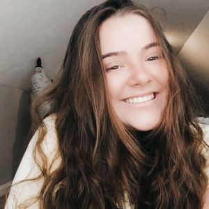 Meet your Posher, Caroline